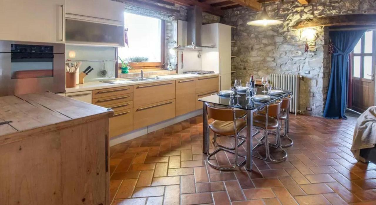 Villa Casa Mazzocchi Vista Su Poppi Extérieur photo